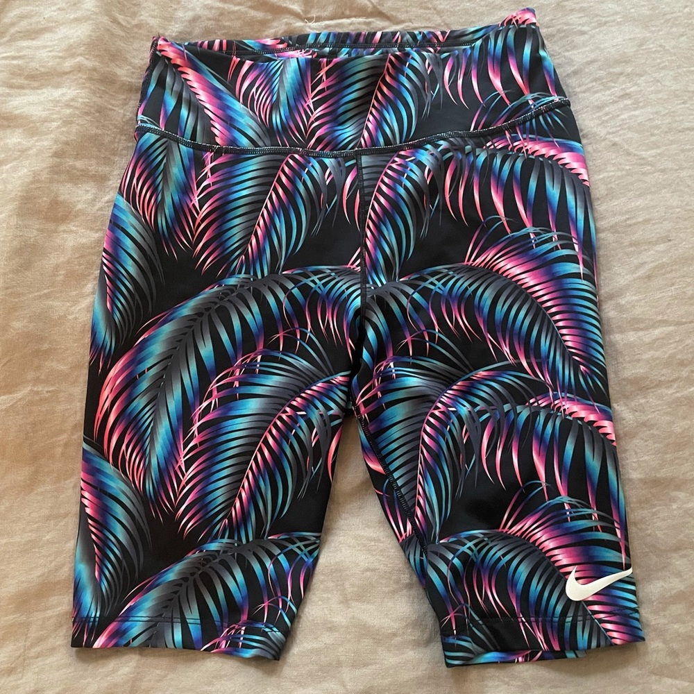Nike Sportswear short leggings